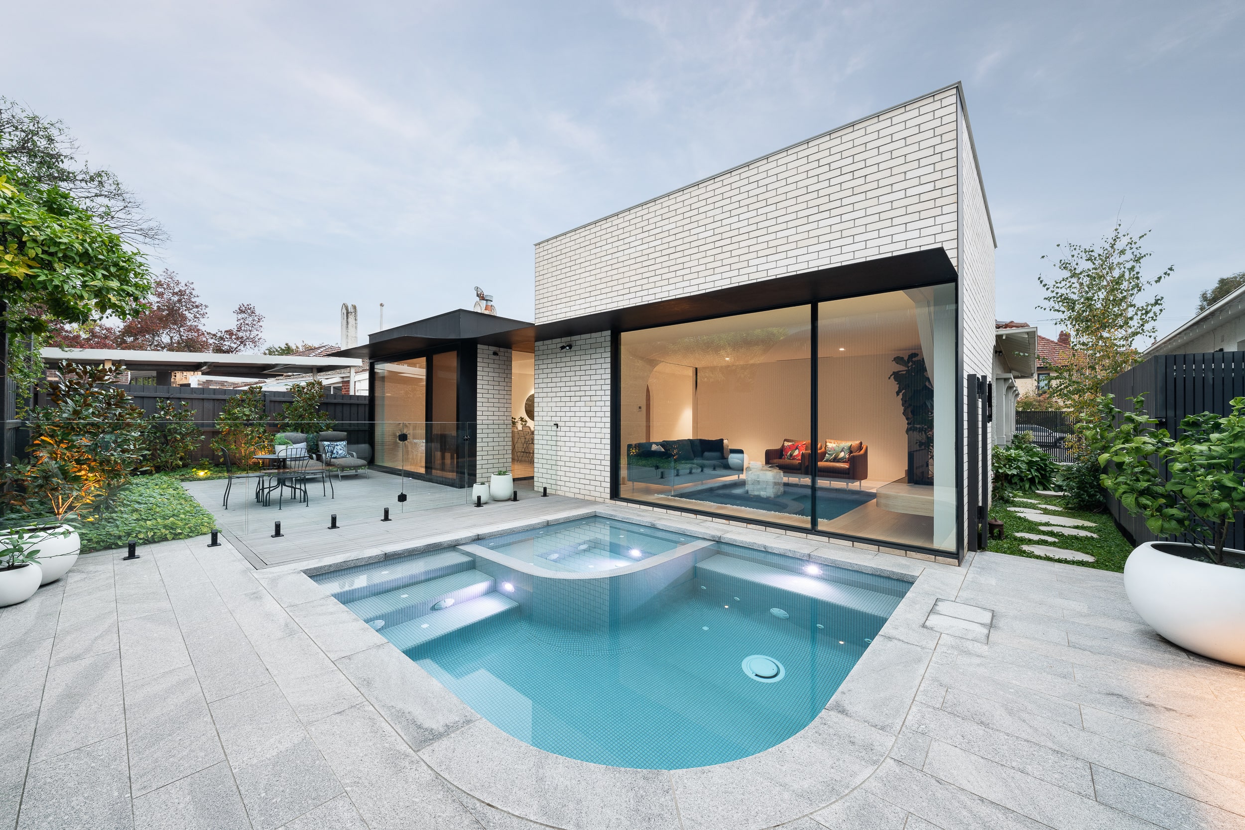 Image of completed in-ground concrete pool and spa project in Ripponlea, Melbourne.